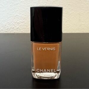CHANEL Le Vernis Nail Polish in Essential